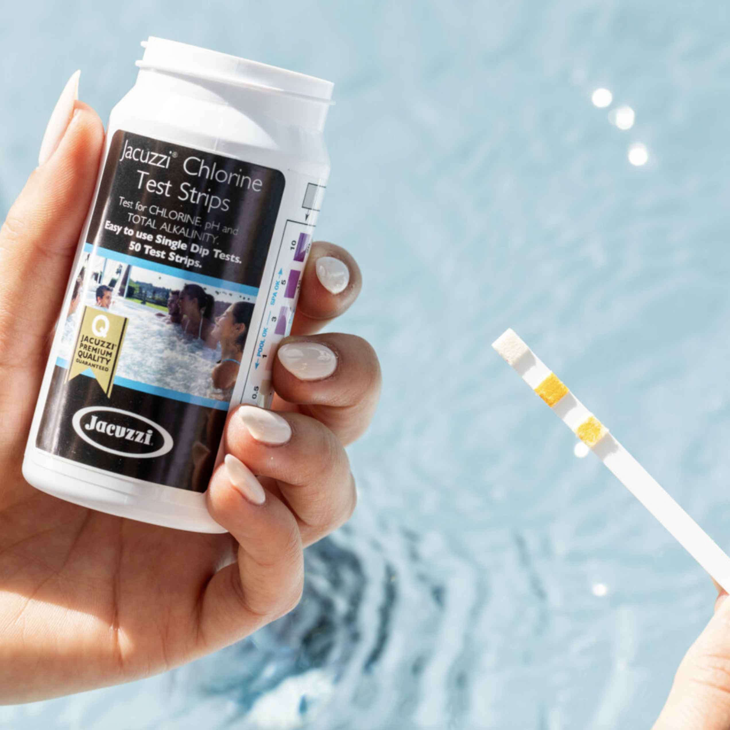 Chlorine test strips to test the alkalinity in your hot tub or swim spa